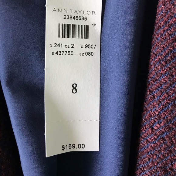 Gorgeous Ann Taylor Blazer, Size 8 - Picture 4 of 8